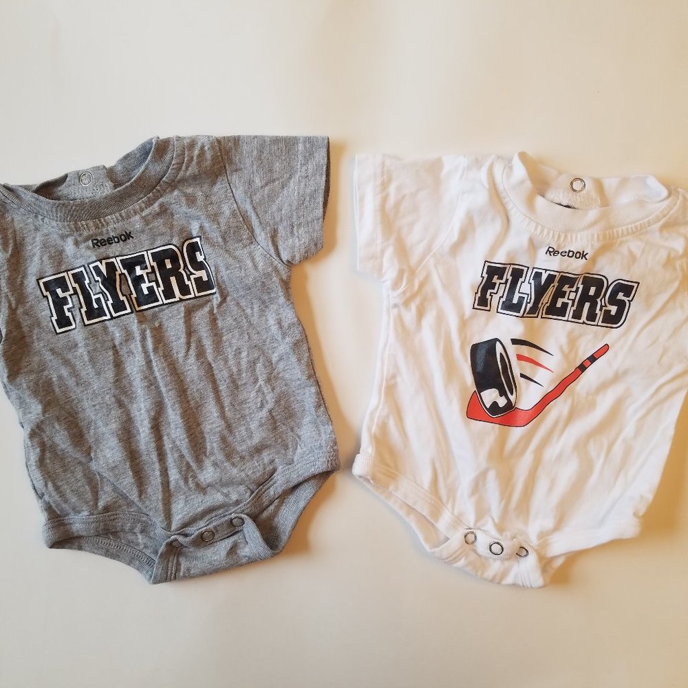 2 Philadelphia Flyers Reebok Onesies / Bodysuits